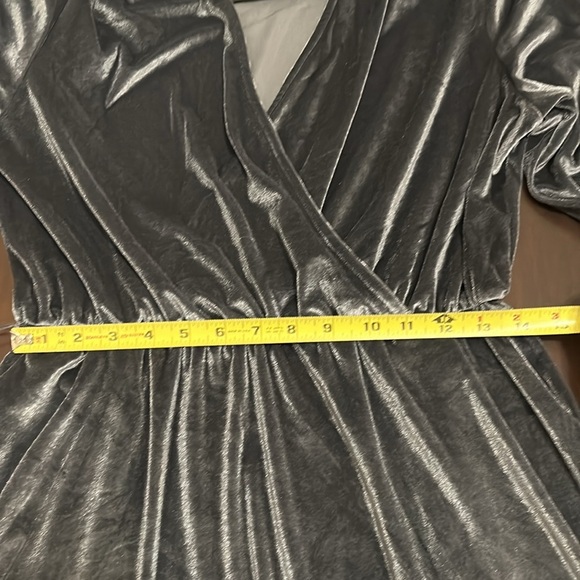 DEX Grey Velvet Wrap Fit & Flare Short Dress Ruffled Hem Women’s Size L - Picture 11 of 16
